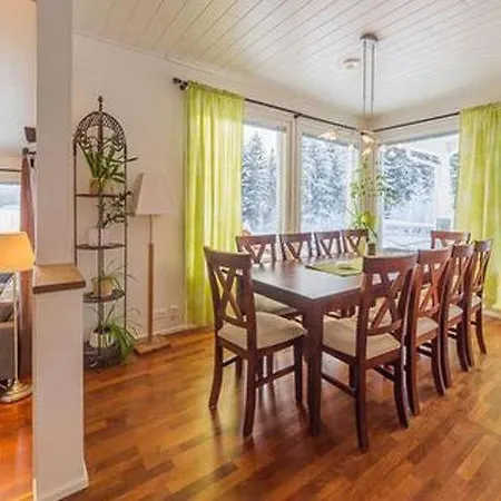 Asikkala Sleeps 12 Wifi Holiday home