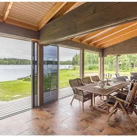 Asikkala Sleeps 12 Wifi Holiday home